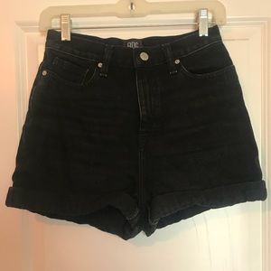 URBAN OUTFITTERS mom high rise shorts